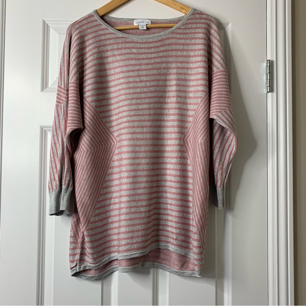 Jaclyn Smith Collection Pink and Soft Grey knit Striped 3/4 Sleeve Top Size XL.